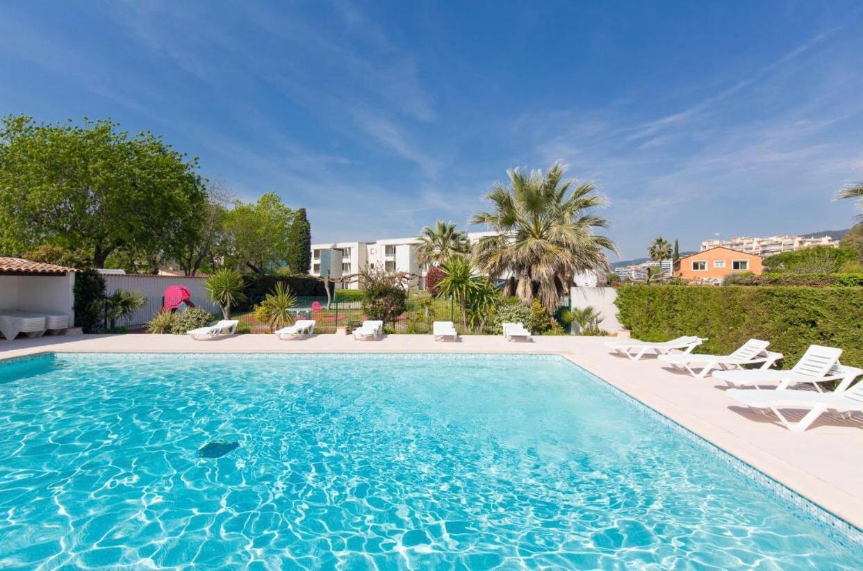 Luxury 3 Piece Garden Apartment In Cannes Marina Мандельё-ла-Напуль Экстерьер фото