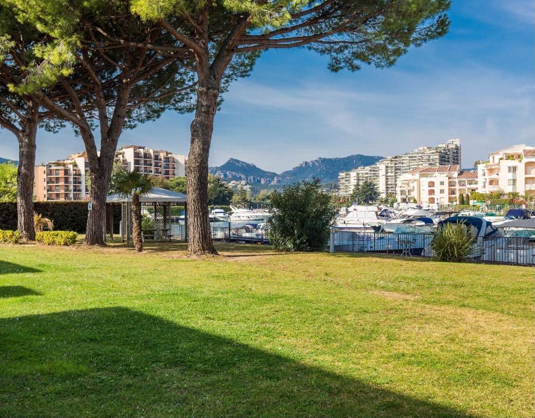 Luxury 3 Piece Garden Apartment In Cannes Marina Мандельё-ла-Напуль Экстерьер фото