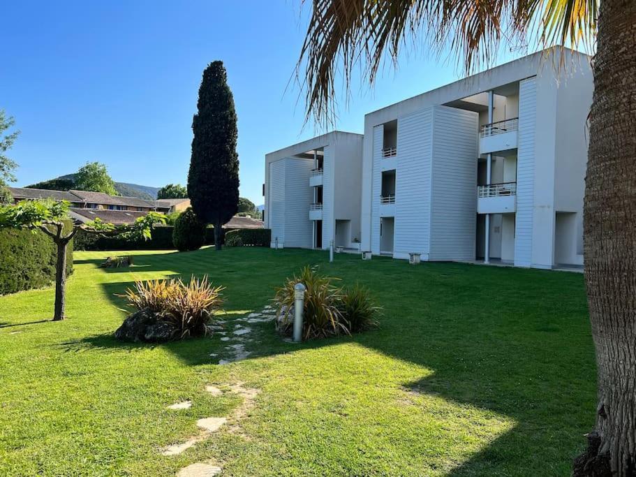 Luxury 3 Piece Garden Apartment In Cannes Marina Мандельё-ла-Напуль Экстерьер фото
