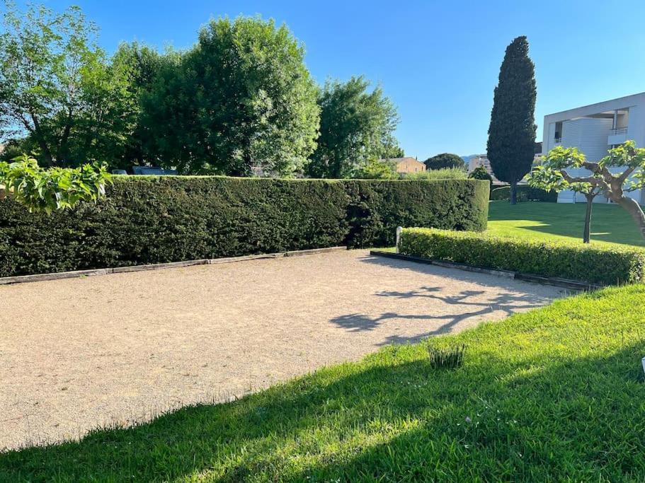 Luxury 3 Piece Garden Apartment In Cannes Marina Мандельё-ла-Напуль Экстерьер фото